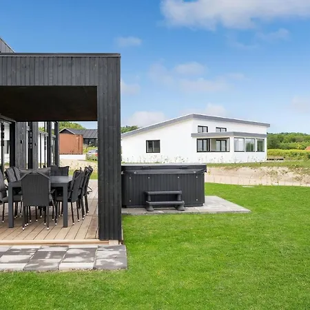 Gorgeous In With Kitchen 펜션 Sjolund