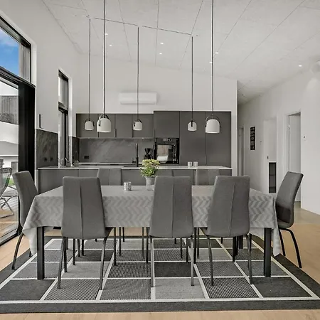 Σπίτι διακοπών Gorgeous In With Kitchen