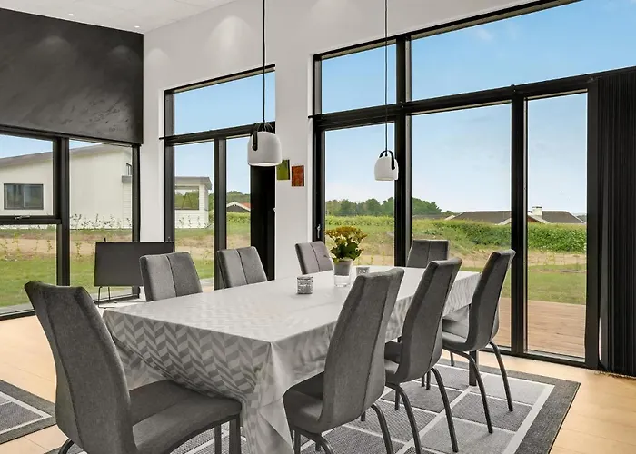 Gorgeous In With Kitchen